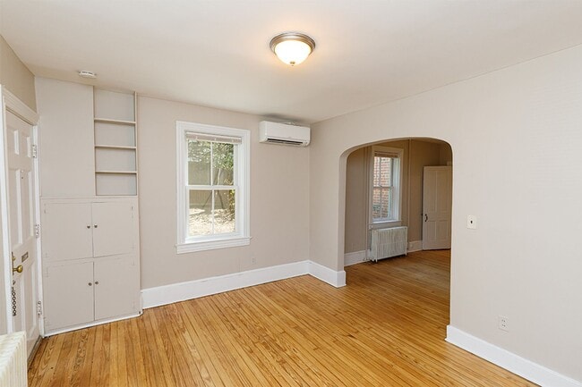 Building Photo - 1525 Elliot Pl NW
