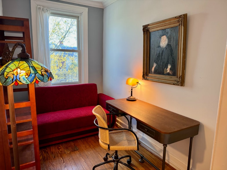 Building Photo - 527 Shepherd St NW