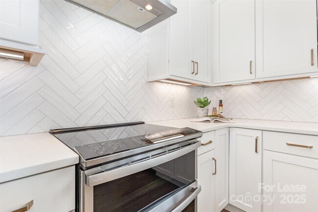 Building Photo - 2523 Irwin Strm Rd