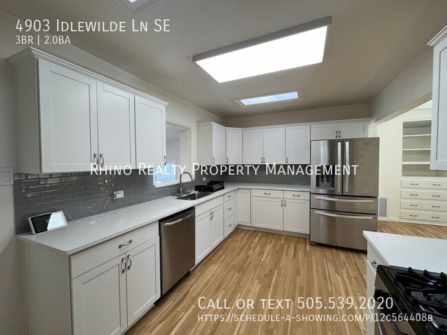 Building Photo - Spacious 2 Bedroom 3 Bathroom Home In ABQ!