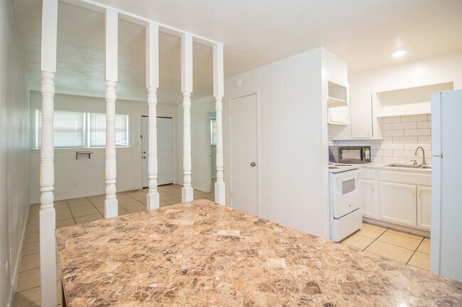 Building Photo - 1610 45th St