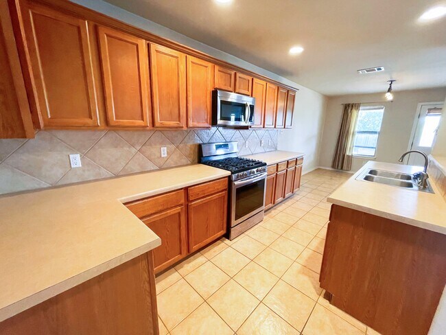 kitchen - 577 Quarter Ave