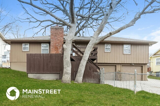 Building Photo - 5820 NW Aspen Ln