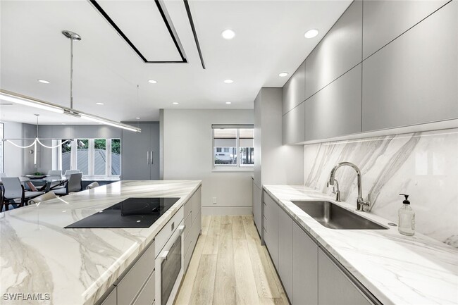 Building Photo - 295 5th Ave S