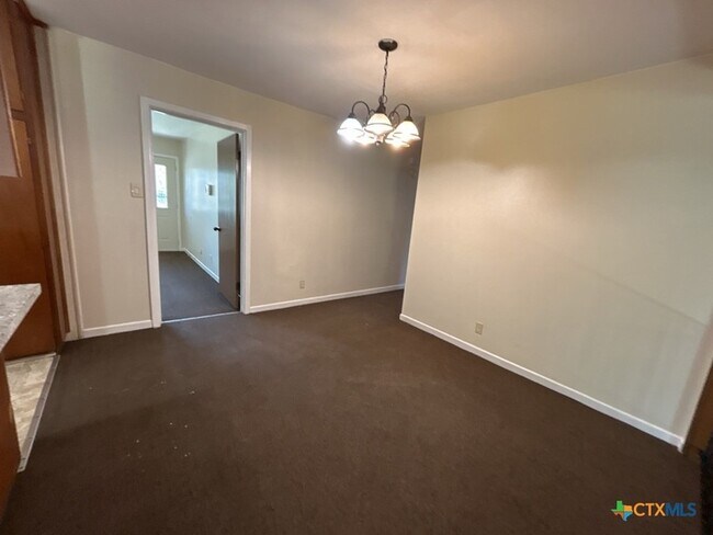 Building Photo - 310 Prather Dr