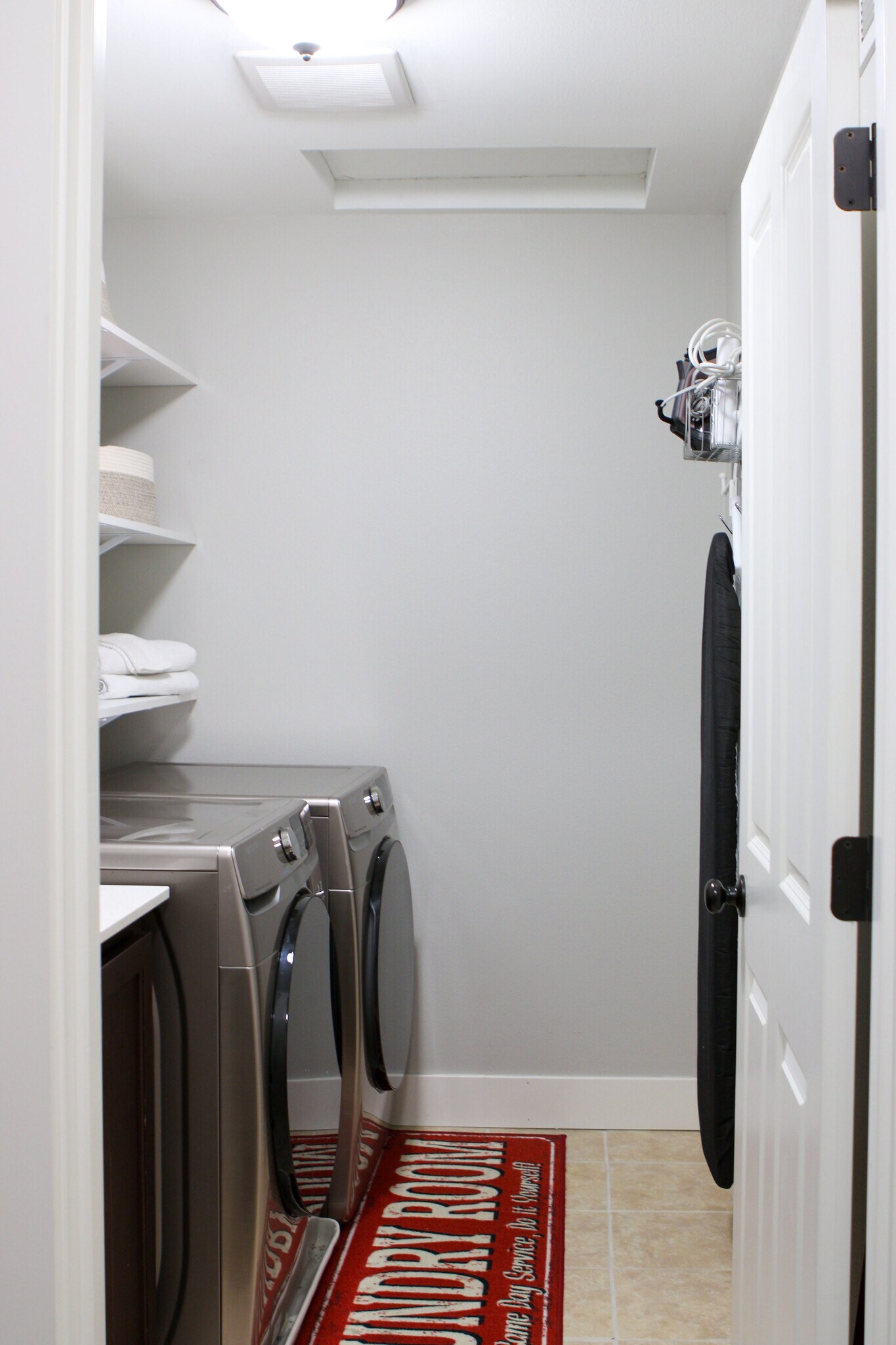 Building Photo - 7801 Rushmore Ave NE