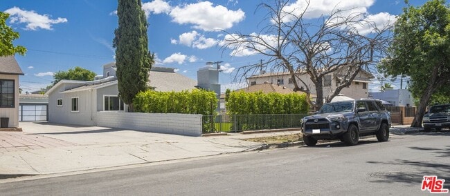 Building Photo - 5628 Cleon Ave