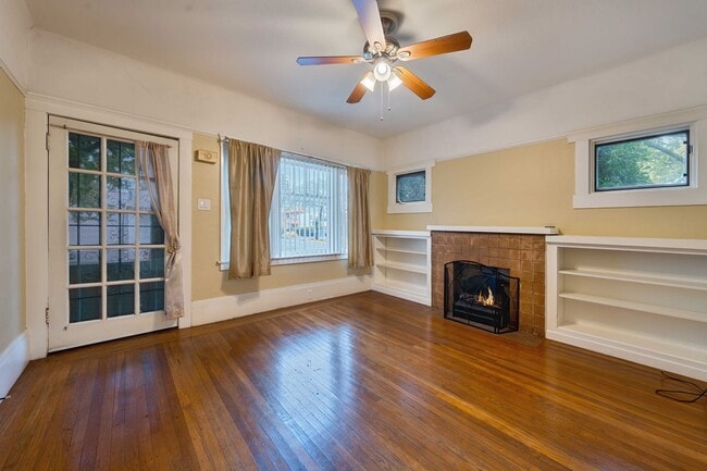 Building Photo - Charming Midtown 1-Bedroom Apartment with ...
