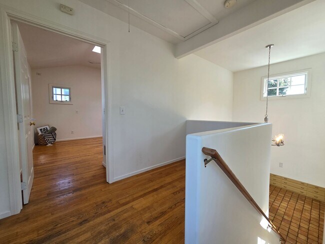 Building Photo - Beautiful Encinitas Home with Ocean Views!