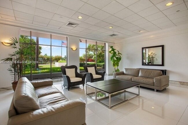 Primary Photo - 5700 Collins Ave