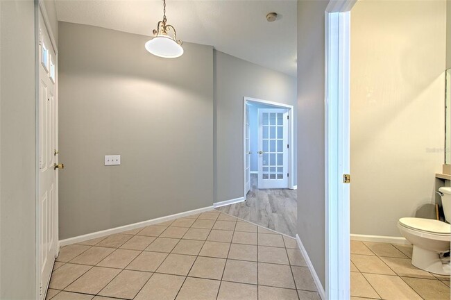 Building Photo - 5046 Gato Del Sol Cir