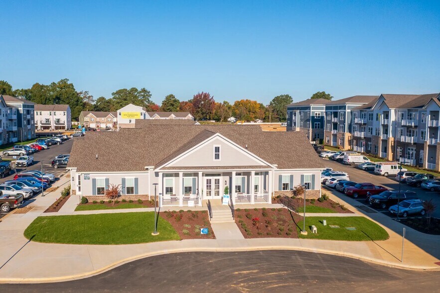 Building Photo - 2128 Blossom Trail Ave