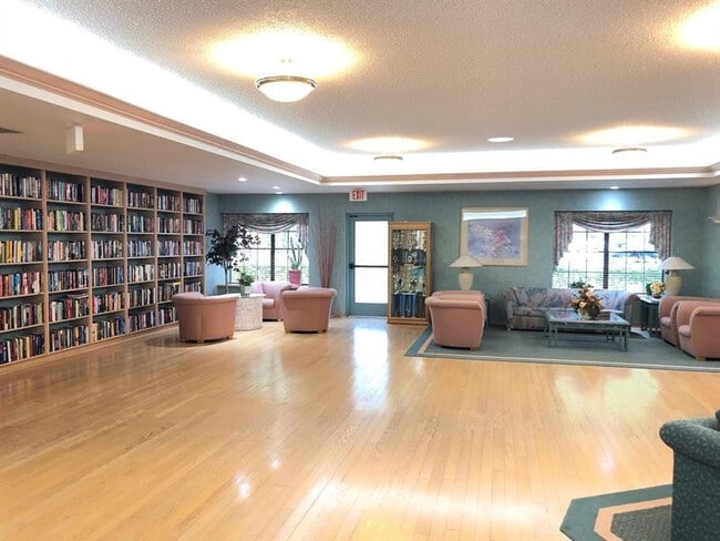 Building Photo - 4001 Carambola Cir N