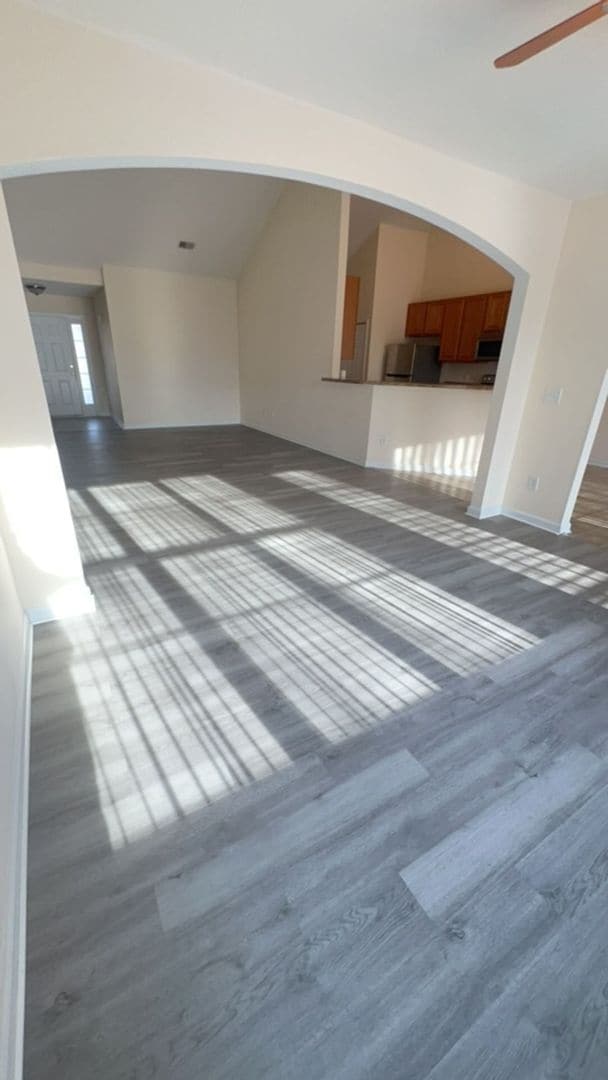 Building Photo - Woodbury 3 BD, 2BA home