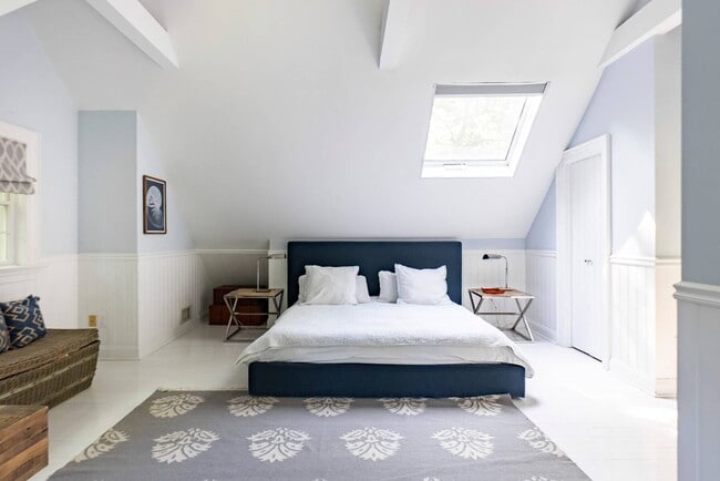 Building Photo - 29 Meadows E