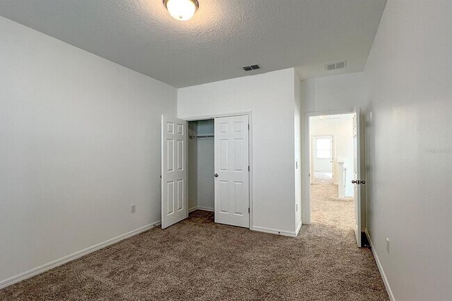 Building Photo - 15589 Willow Arbor Cir