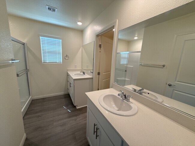 Building Photo - 10415 Ricordi St