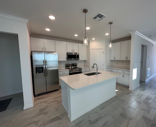 Building Photo - 10936 SW Vasari Way