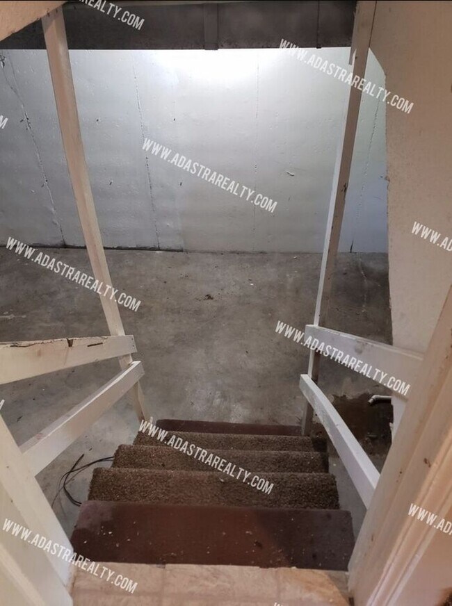 Building Photo - 3 Bedroom Duplex in Olathe North District-Available in AUGUST!!