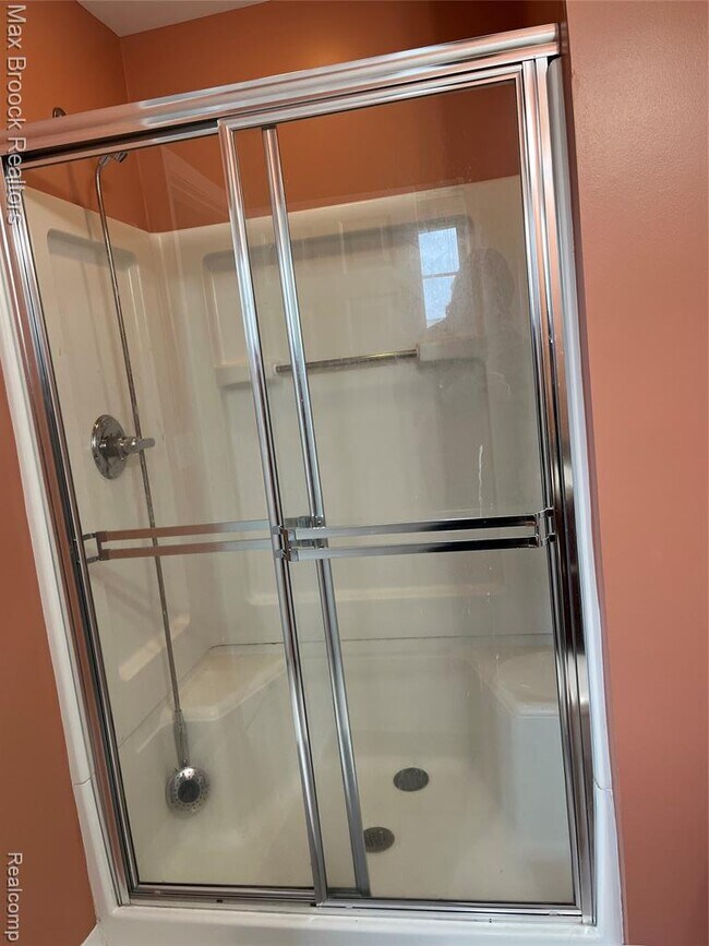 Building Photo - 3255 Camden Dr