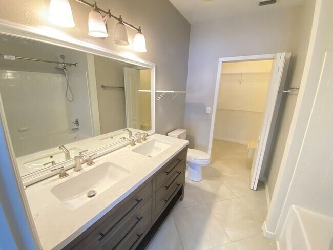 Building Photo - 3001 Limbo Ln