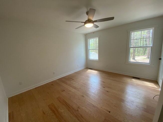 Building Photo - Charming Bungalow in Youngsville