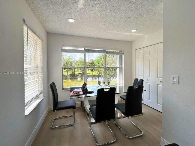 Primary Photo - 12870 Vista Isles Dr