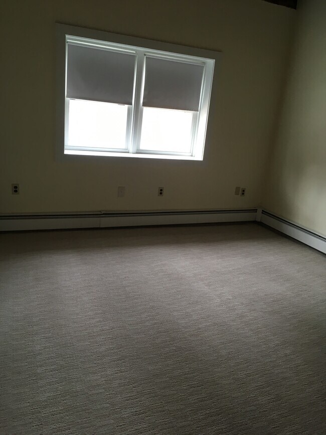 Building Photo - 33 Medford St