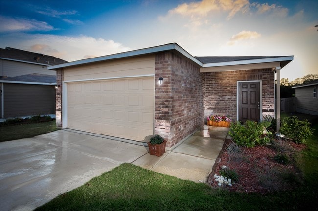 Building Photo - 10719 Noble Canyon