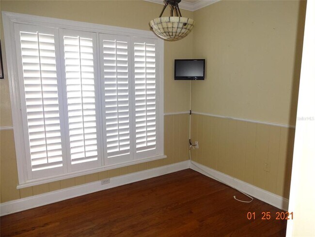 Building Photo - 1144 Delaney Ave
