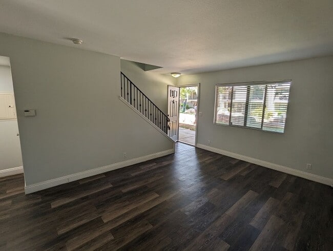 Building Photo - 2 bedroom, 1.5 bathroom Townhome in El Cajon