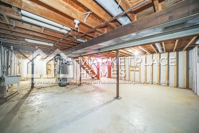 Building Photo - 1608 Tonopah Dr