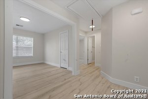 Building Photo - 23607 Silver Creek