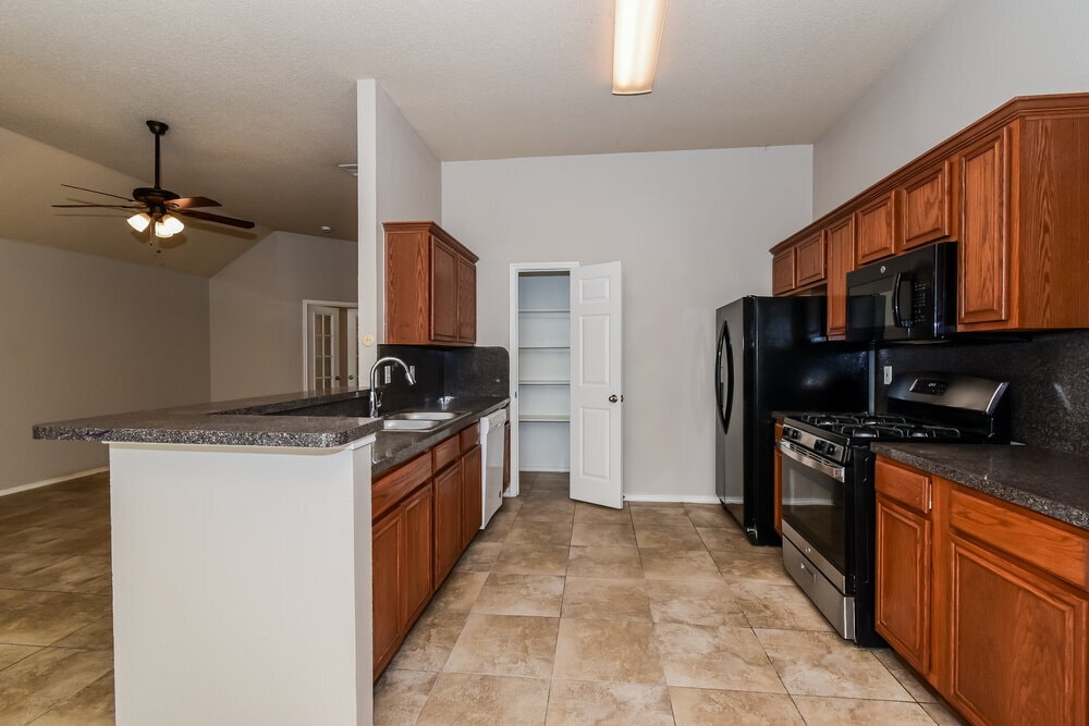 Building Photo - 133 Pinion Ln