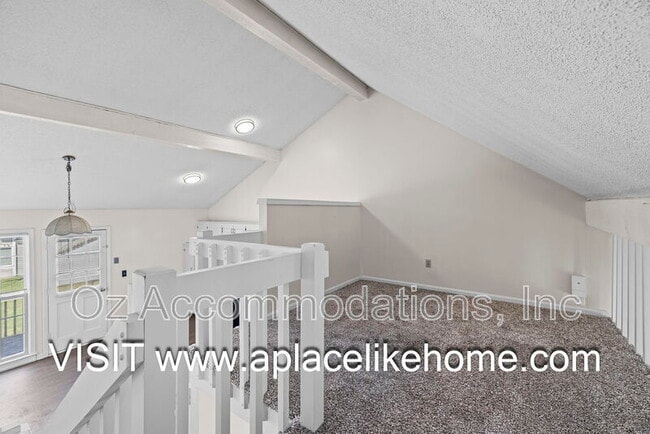 Building Photo - 530 SE Hampton St