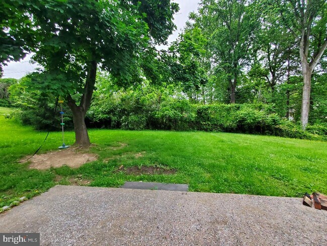 Building Photo - 4802 S Haven Dr