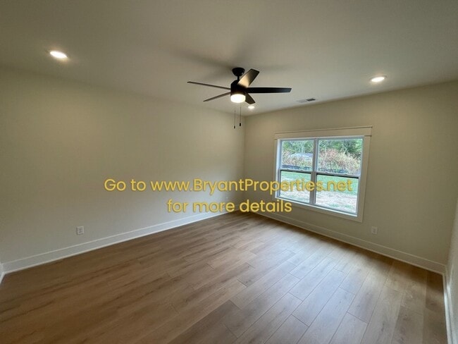 Building Photo - Single Family