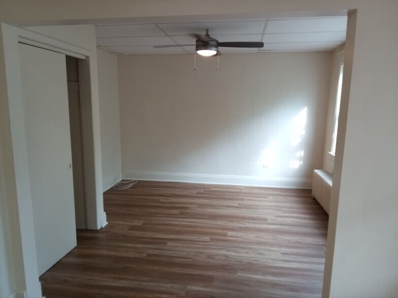 Building Photo - 315 Schenck St