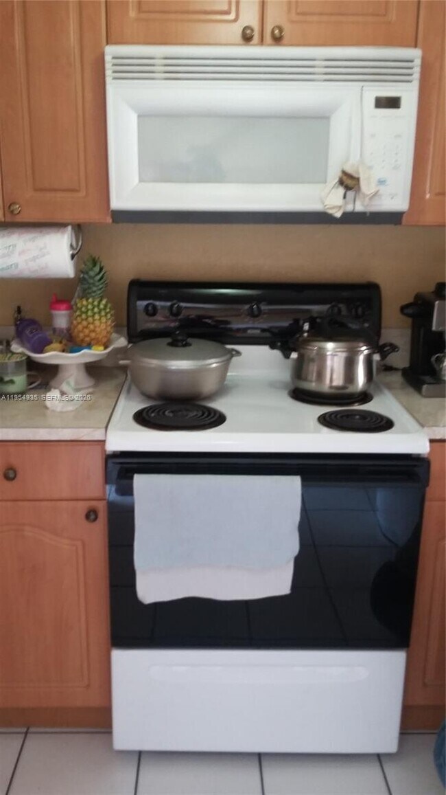 Building Photo - 3021 W 76th St