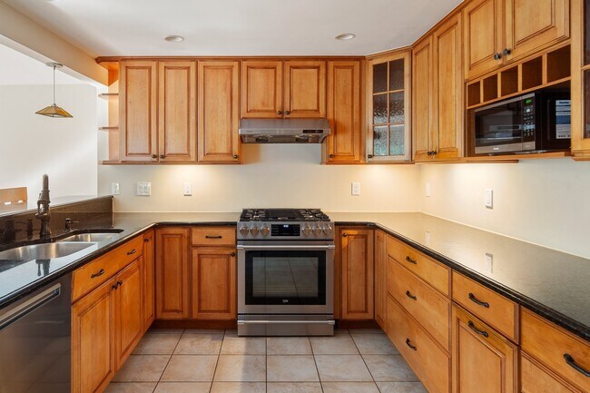 Building Photo - 109 Brookside Ave