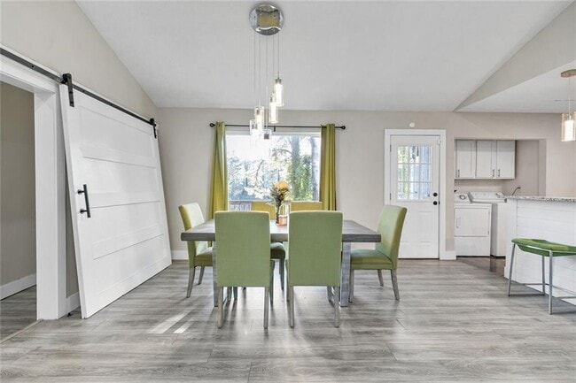 Building Photo - 494 Plainville Dr SW