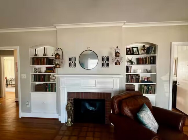 Building Photo - PRIVATE 3/2 WATERFRONT HOME ON INDIAN RIVER DRIVE