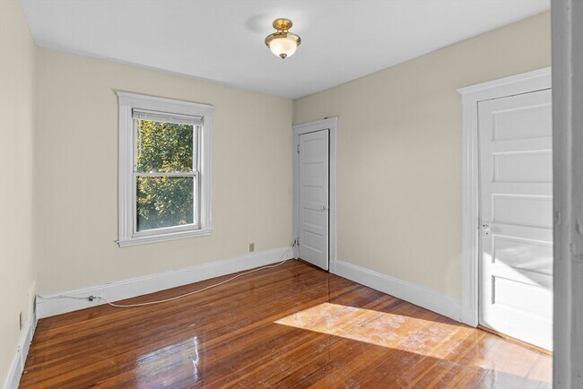 Building Photo - 44 Speedwell St