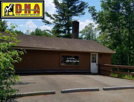 Building Photo - 1 Bedroom Freshly Painted Apartment with Bonus Room On Route 390 In Canadensis