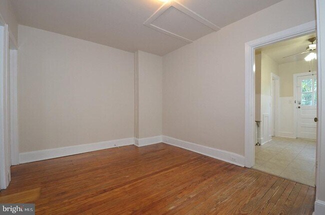 Building Photo - 236 Delmont Ave