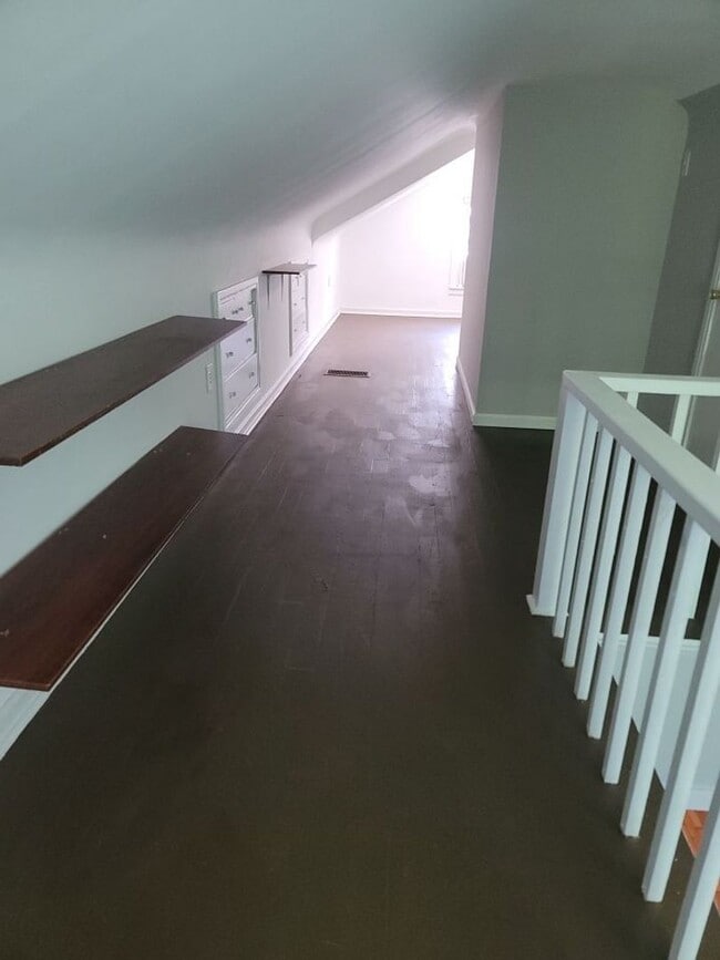 Building Photo - 1411 Hill St