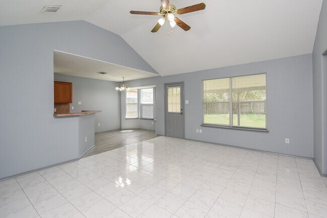 Building Photo - 34535 Parkview