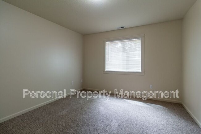 Building Photo - 1710 E 31st St