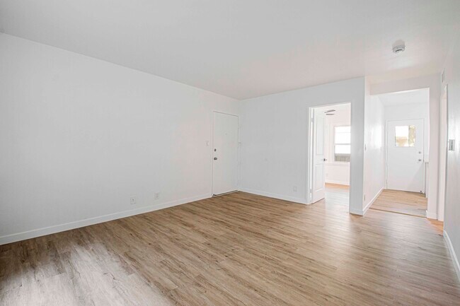 Building Photo - 8748.5 Belford Ave