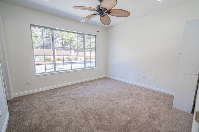 Building Photo - 3-Bedroom Single-Story Home with Private P...
